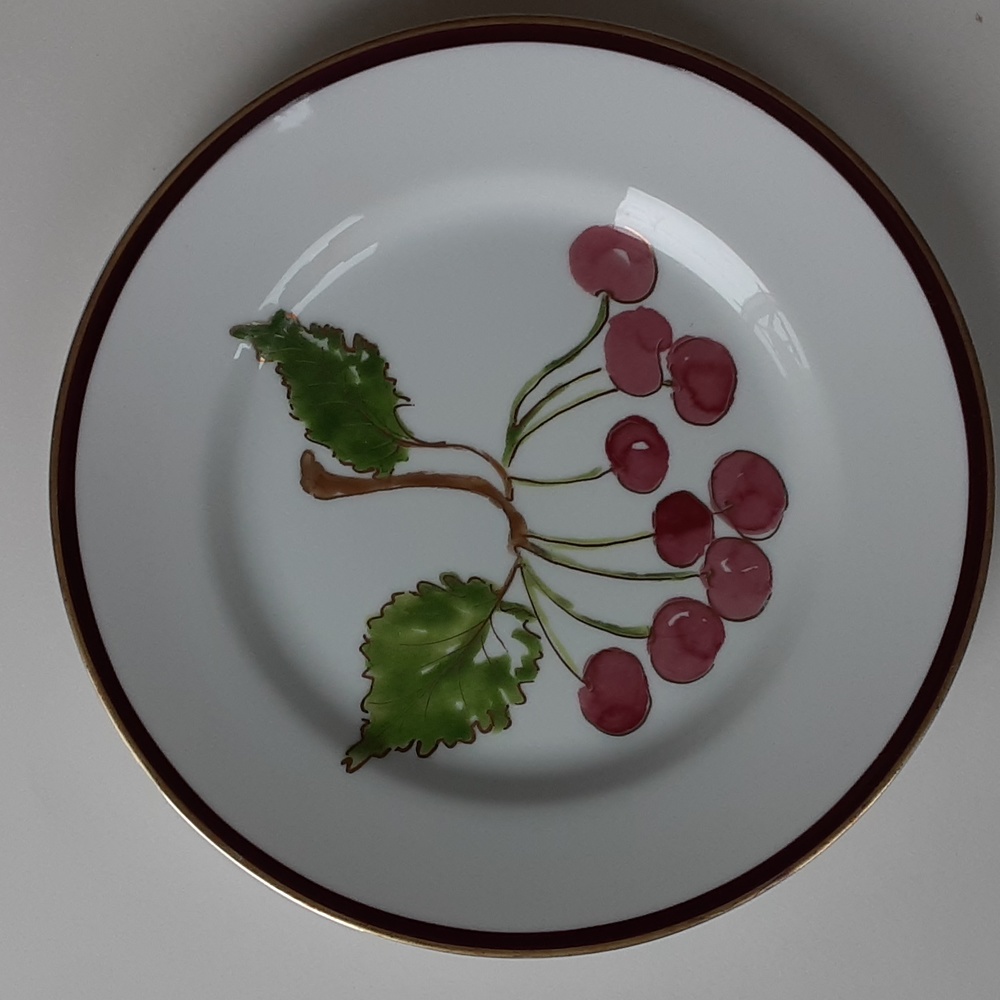 Crate & Barrel Berries Cherries Salad Plate 8" Plum Gold Edging Detailing